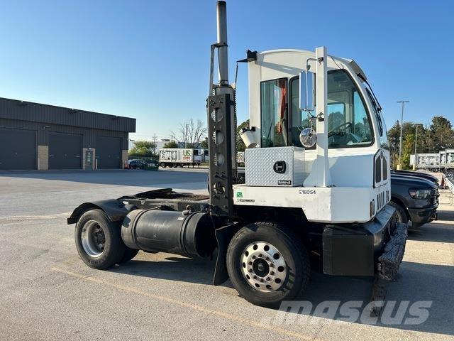 Autocar ACTT42 Shunt Trucks