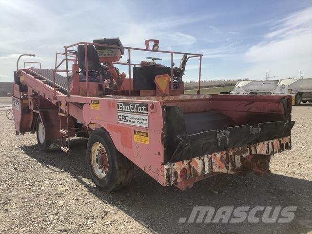  Bearcat BC2002 Sand And Salt Spreaders