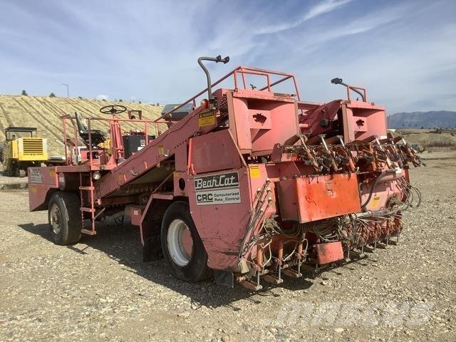  Bearcat BC2002 Sand And Salt Spreaders