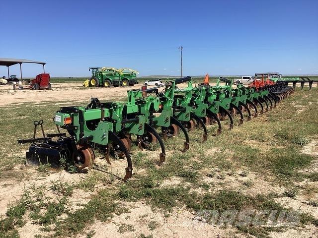 Bigham 801-840 Cultivators