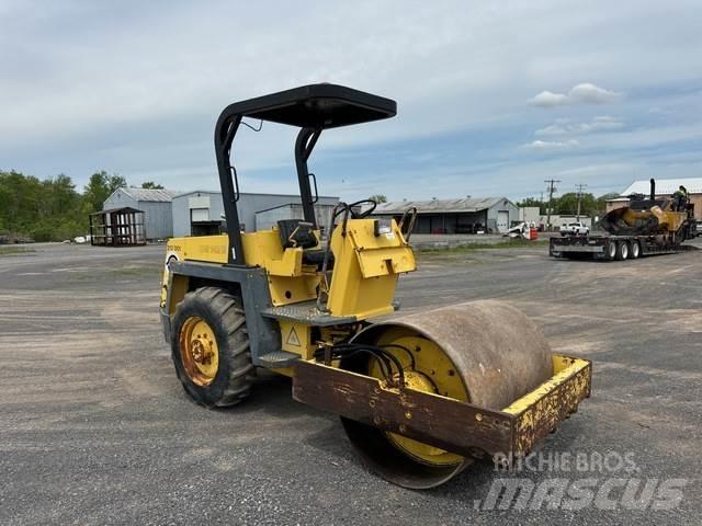 Bomag BW142D Single drum rollers