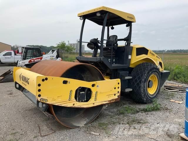 Bomag BW211D-5 Single drum rollers