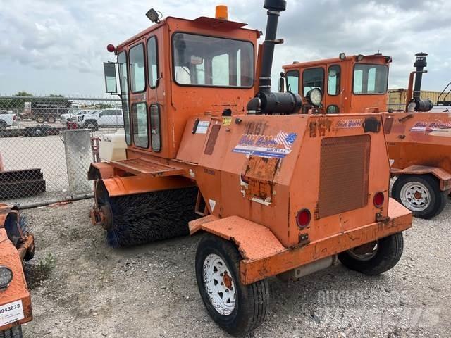 Broce CR350 Indoor sweepers