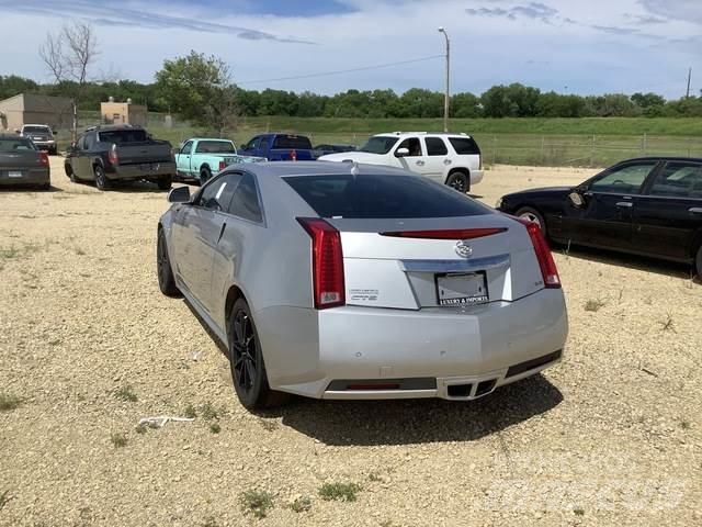 Cadillac CTS Automobiles / SUVS