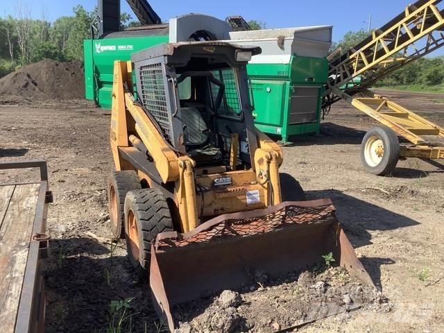CASE 1840 Skid Steer Loaders