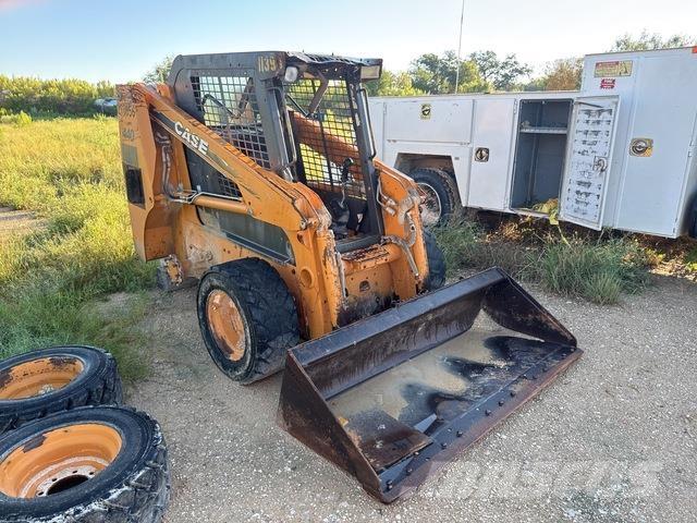 CASE 440 Skid Steer Loaders