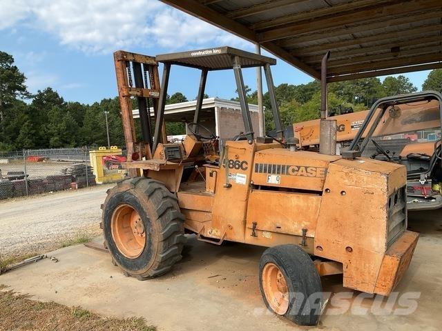 CASE 586C Rough Terrain Trucks