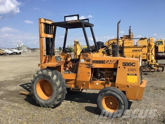 CASE 586C Rough Terrain Trucks