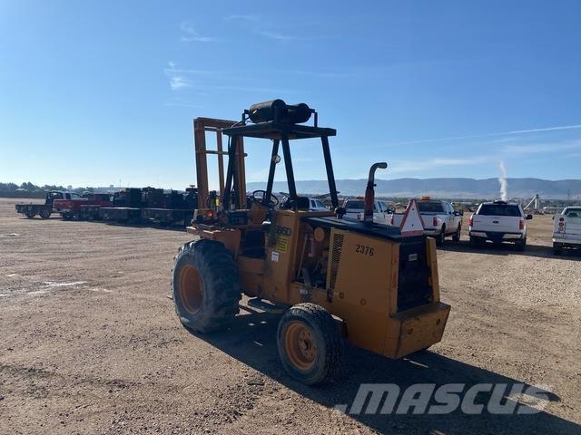 CASE 586D Rough Terrain Trucks