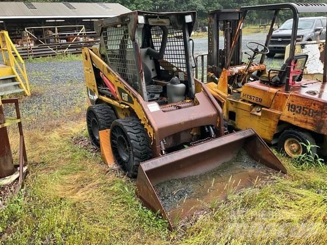 CAT 226B Skid Steer Loaders