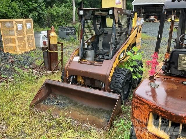 CAT 226B Skid Steer Loaders