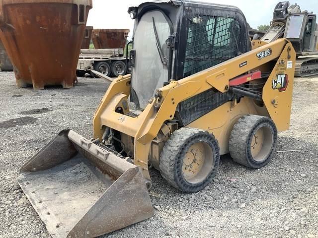 CAT 236D3 Skid Steer Loaders