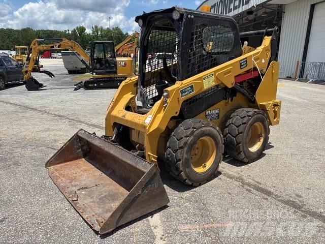CAT 242D Skid Steer Loaders