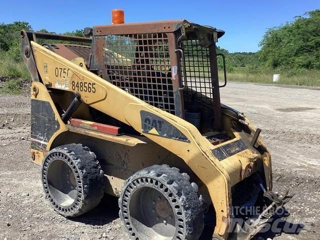 CAT 252 Skid Steer Loaders
