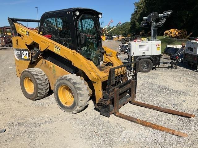 CAT 262D Skid Steer Loaders