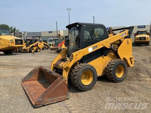 CAT 272D3 Skid Steer Loaders