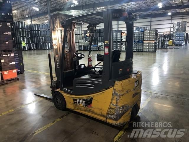 CAT 2ET3000 Electric Forklifts