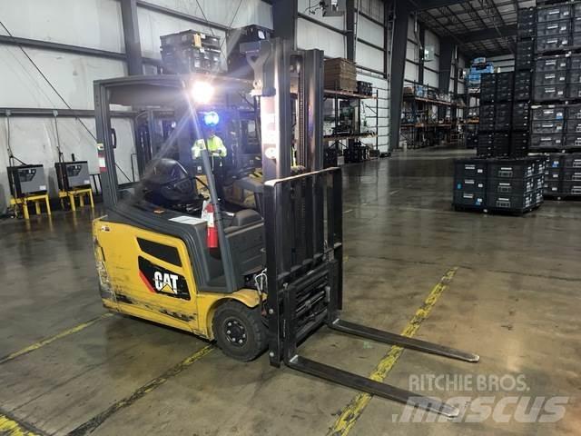 CAT 2ET3000 Electric Forklifts