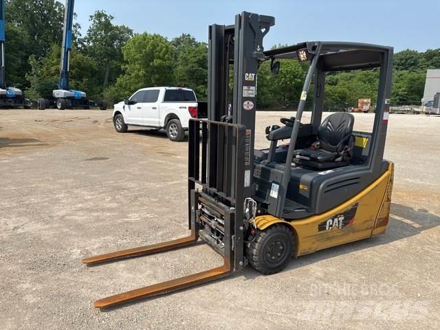 CAT 2ET3000 Electric Forklifts