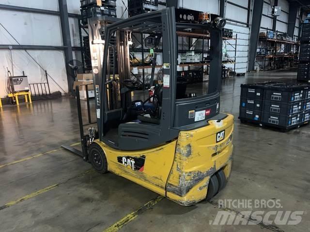 CAT 2ET3000 Electric Forklifts