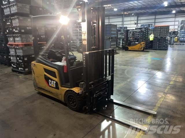 CAT 2ET3000 Electric Forklifts