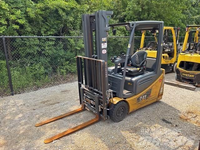 CAT 2ET3000 Electric Forklifts
