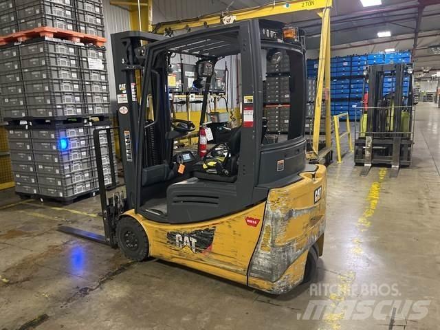 CAT 2ET3000 Electric Forklifts