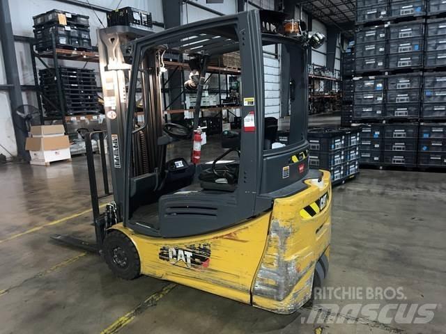 CAT 2ET3000 Electric Forklifts