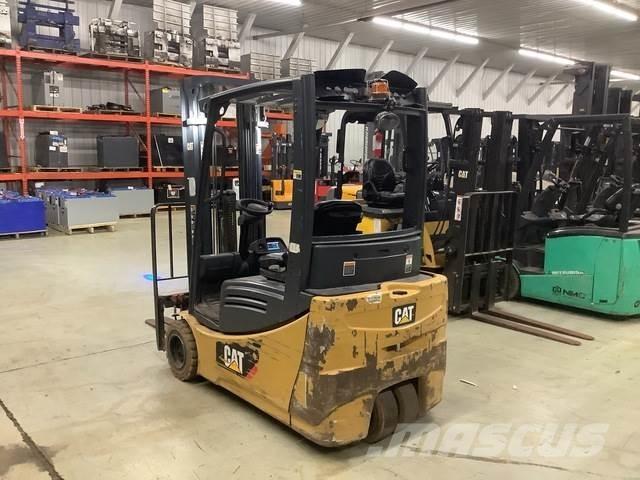 CAT 2ET4000 Electric Forklifts