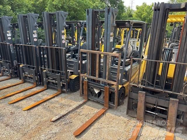 CAT 2ET4000 Electric Forklifts