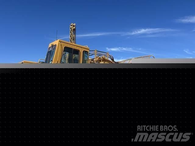 CAT 633E Scrapers