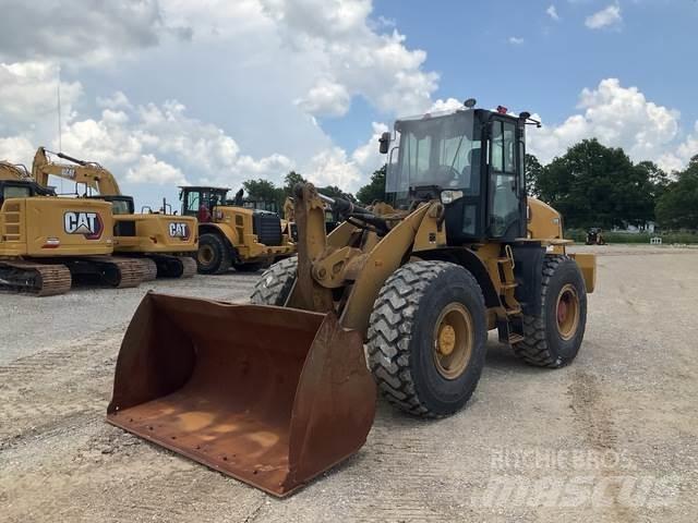 CAT 920 Wheel Loaders