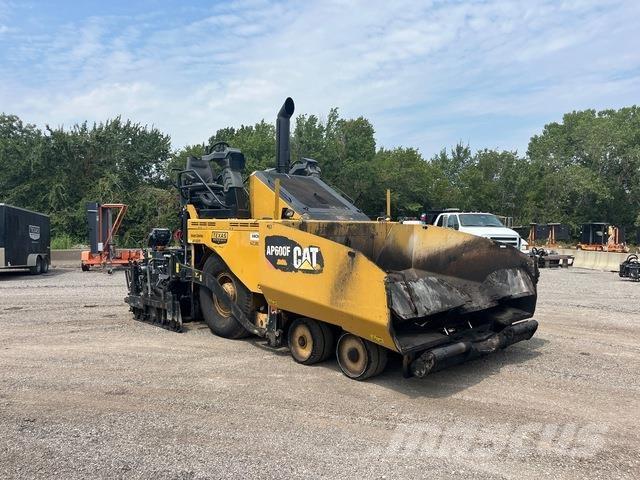 CAT AP600F Asphalt pavers