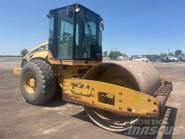 CAT CS563E Single drum rollers
