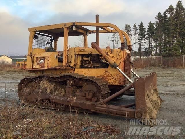CAT D6D Crawler dozers