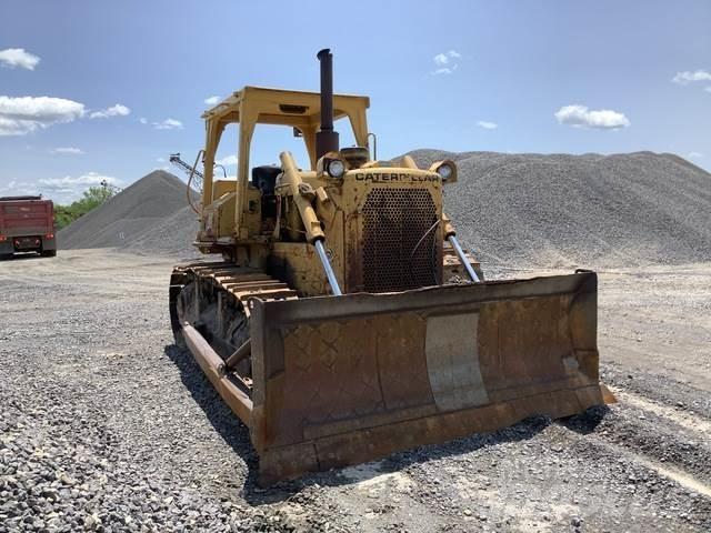 CAT D6D Crawler dozers