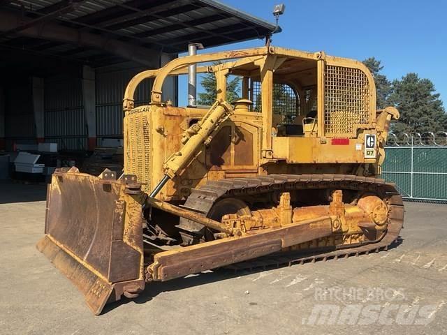 CAT D7 Crawler dozers