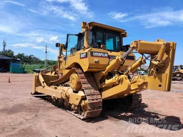 CAT D8T Crawler dozers