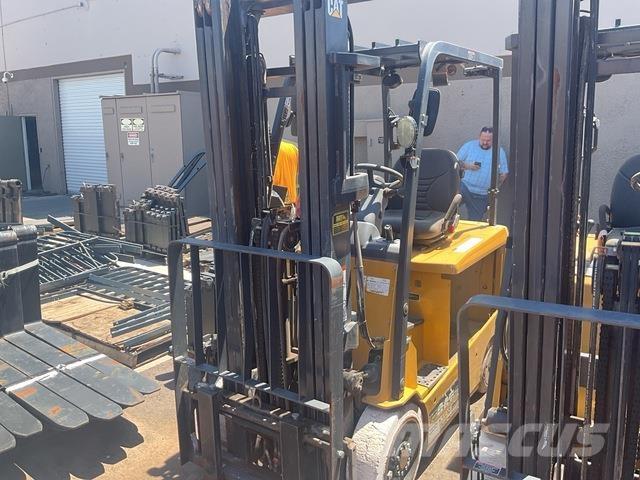 CAT EC25EN2 Electric Forklifts