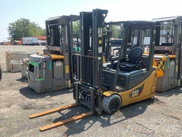 CAT MH 2ET4000 Electric Forklifts