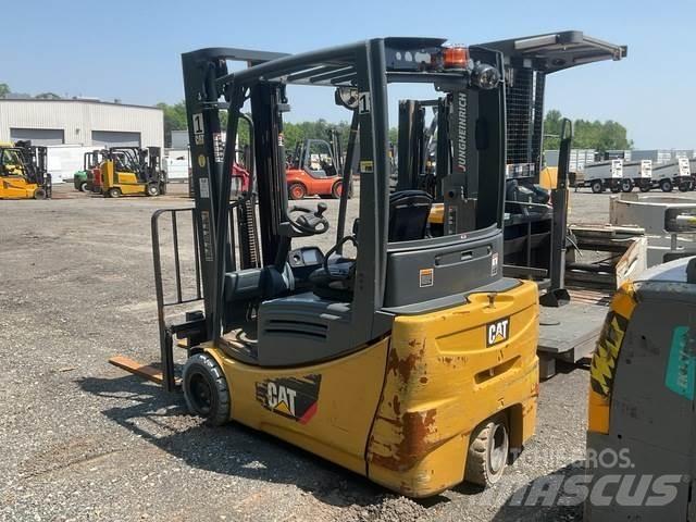 CAT MH 2ET4000 Electric Forklifts