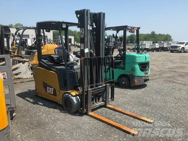 CAT MH 2ET4000 Electric Forklifts