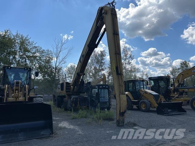 CAT MH3037 Waste / Industry Handlers
