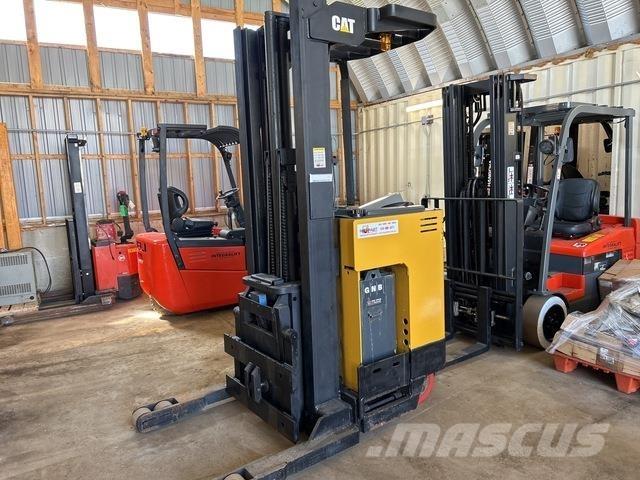 CAT NRR35 Reach trucks