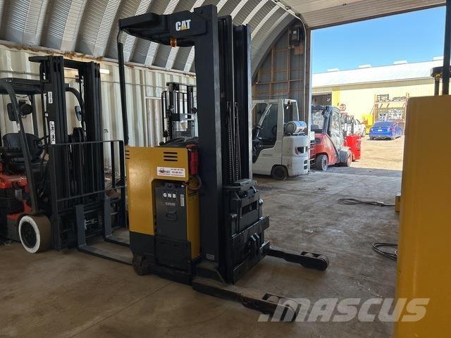 CAT NRR35 Reach trucks