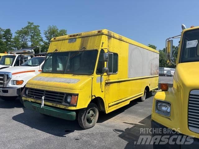 Chevrolet P30 Box body
