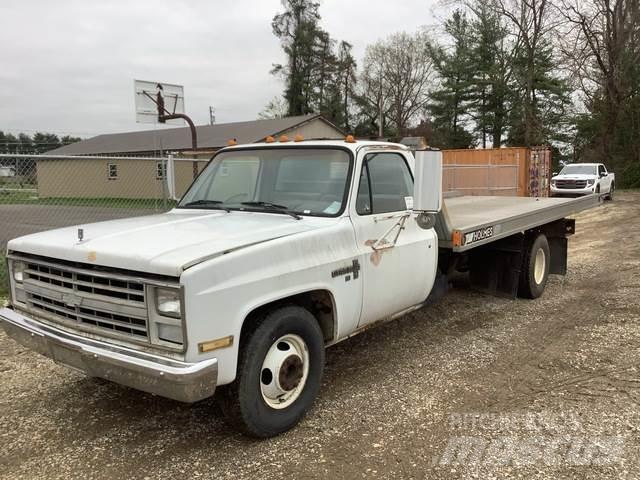 Chevrolet R30 Tow Trucks / Wreckers