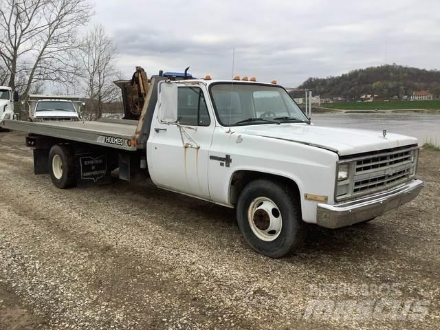 Chevrolet R30 Tow Trucks / Wreckers