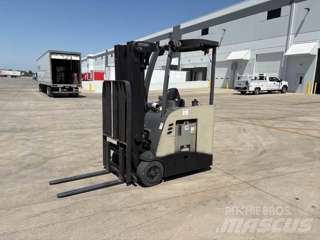 Crown RC5500 Electric Forklifts