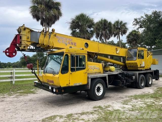 Daewoo DTC-35 Crawler Cranes